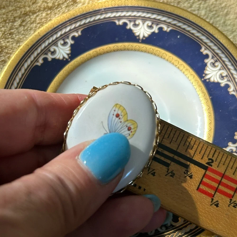 Vintage Porcelain Butterfly Cameo Brooch